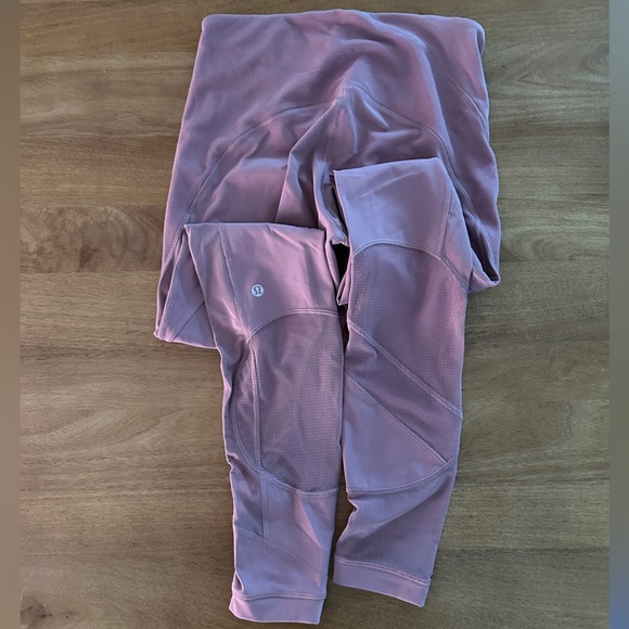 Lululemon Clear The Court Tight *28", Color: Figue/Pink, Size: 6 - Picture 5 of 6